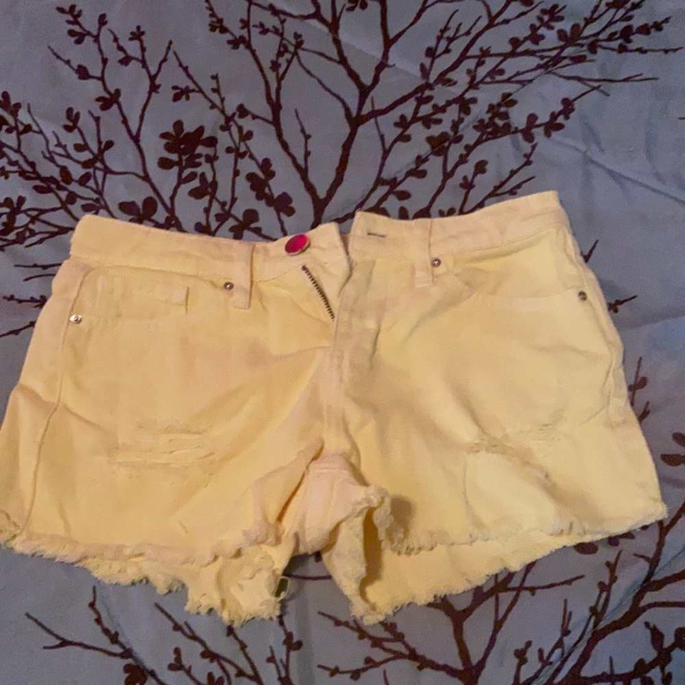 Yellow size 0 shorts from Fashion Nova.